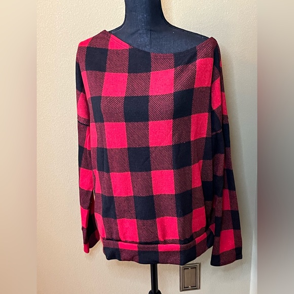 Red and black plaid off the shoulder long sleeve top.  SIZE XL - Picture 3 of 12
